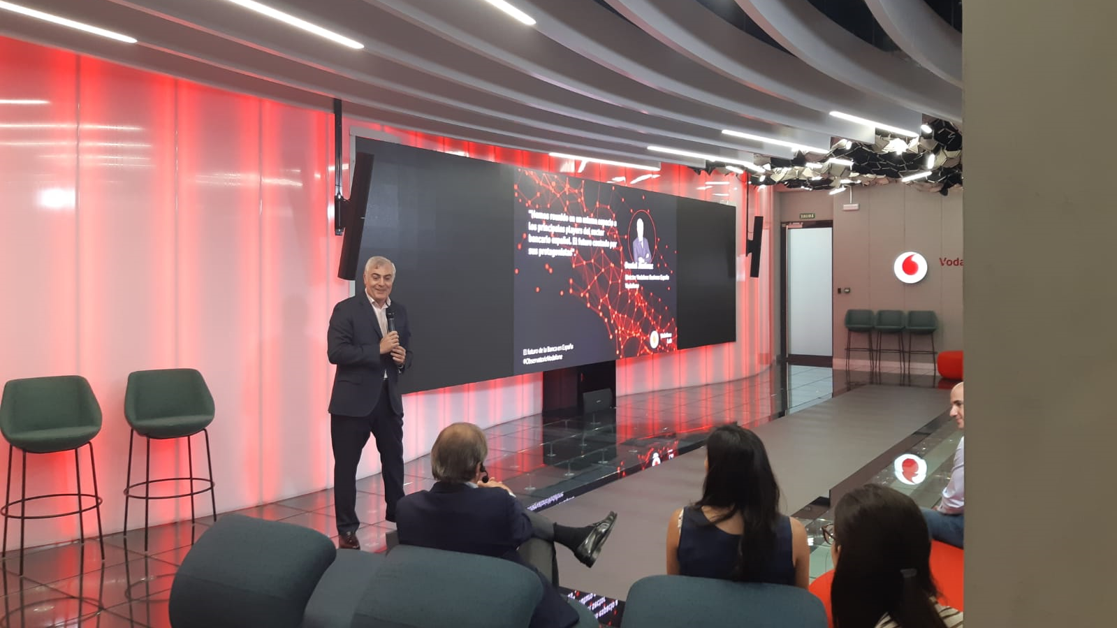 Observatorio Vodafone de la Empresa: El futuro de la Banca en España